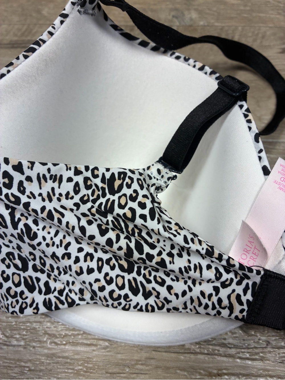 Victoria Secret Underwired Lined Demi Bra Leopard Print - Picture 7 of 9